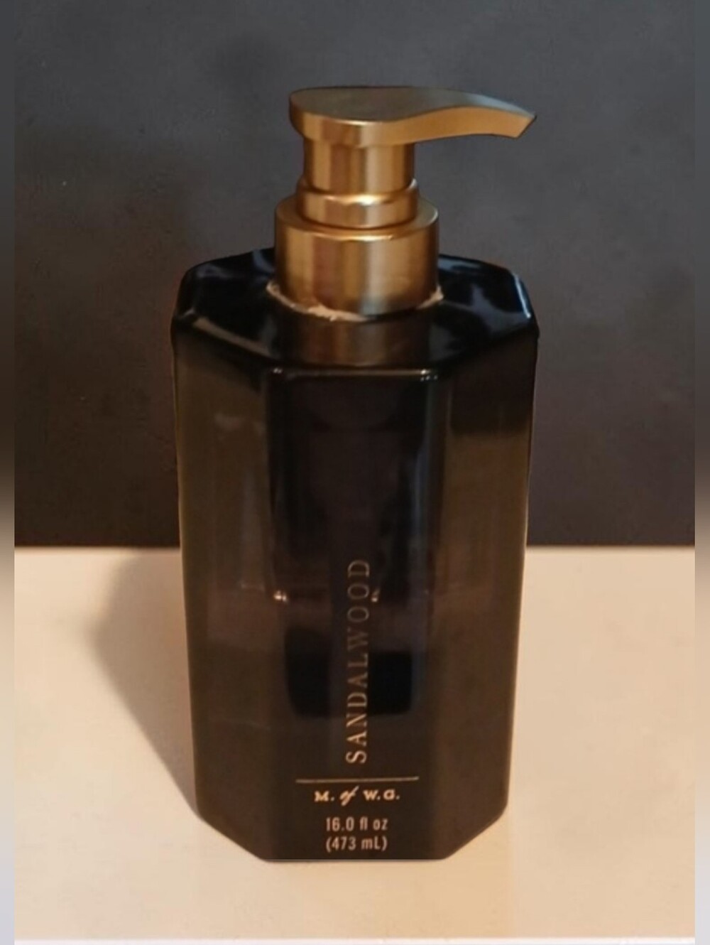 Sandalwood Black & Gold Hand Soap - Moisturizing Liquid Soap 16 FL OZ